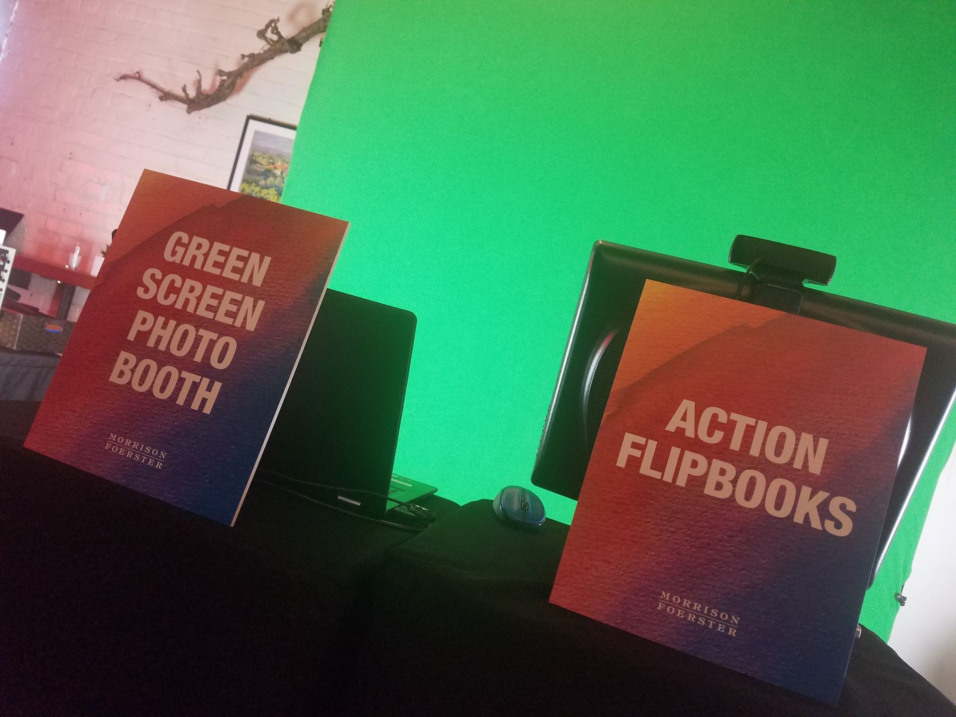 Green Screen Photos & Flipbooks