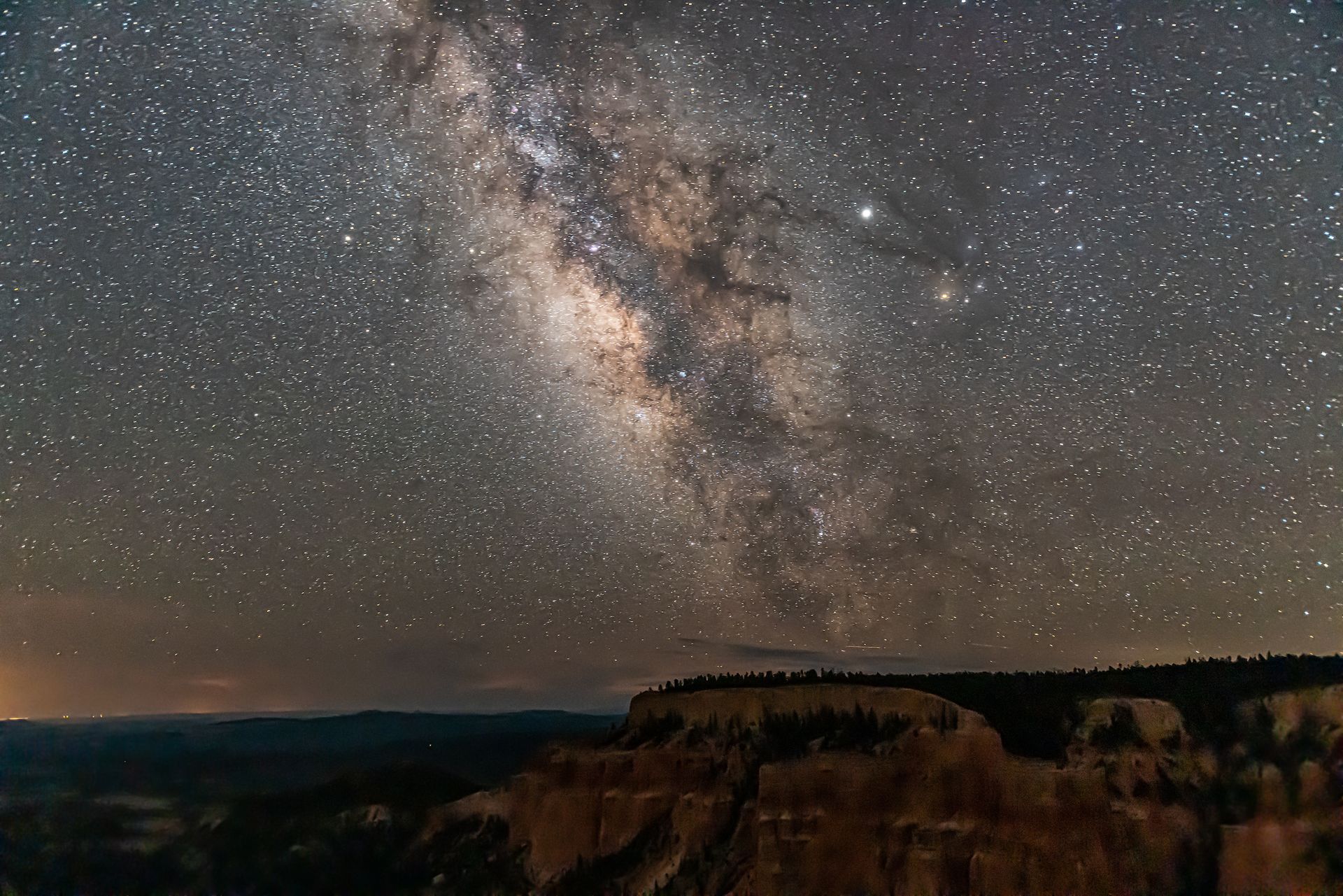 nighttime in bryce canyon