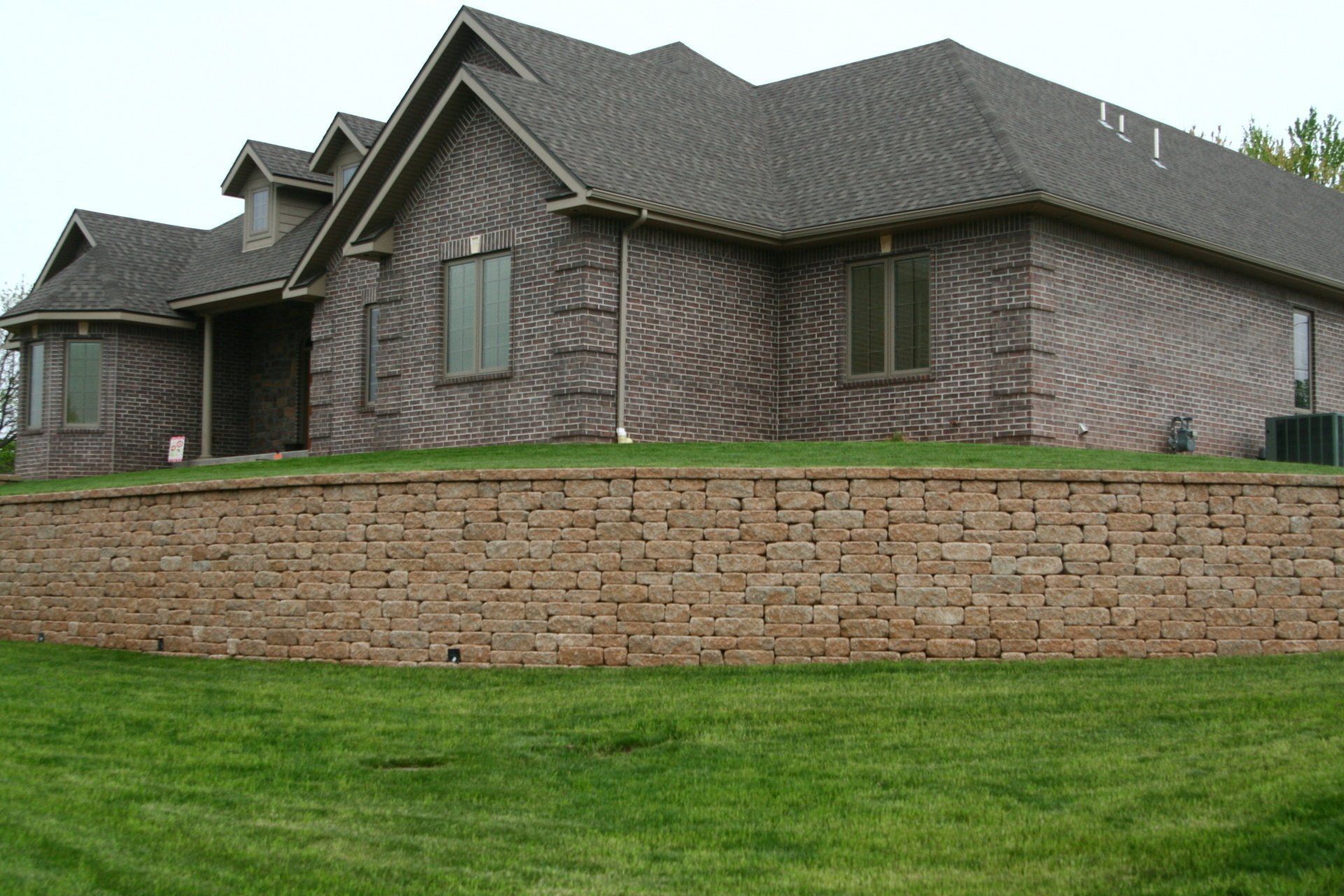 landscape design in pratt, ks with younie lawnscapes