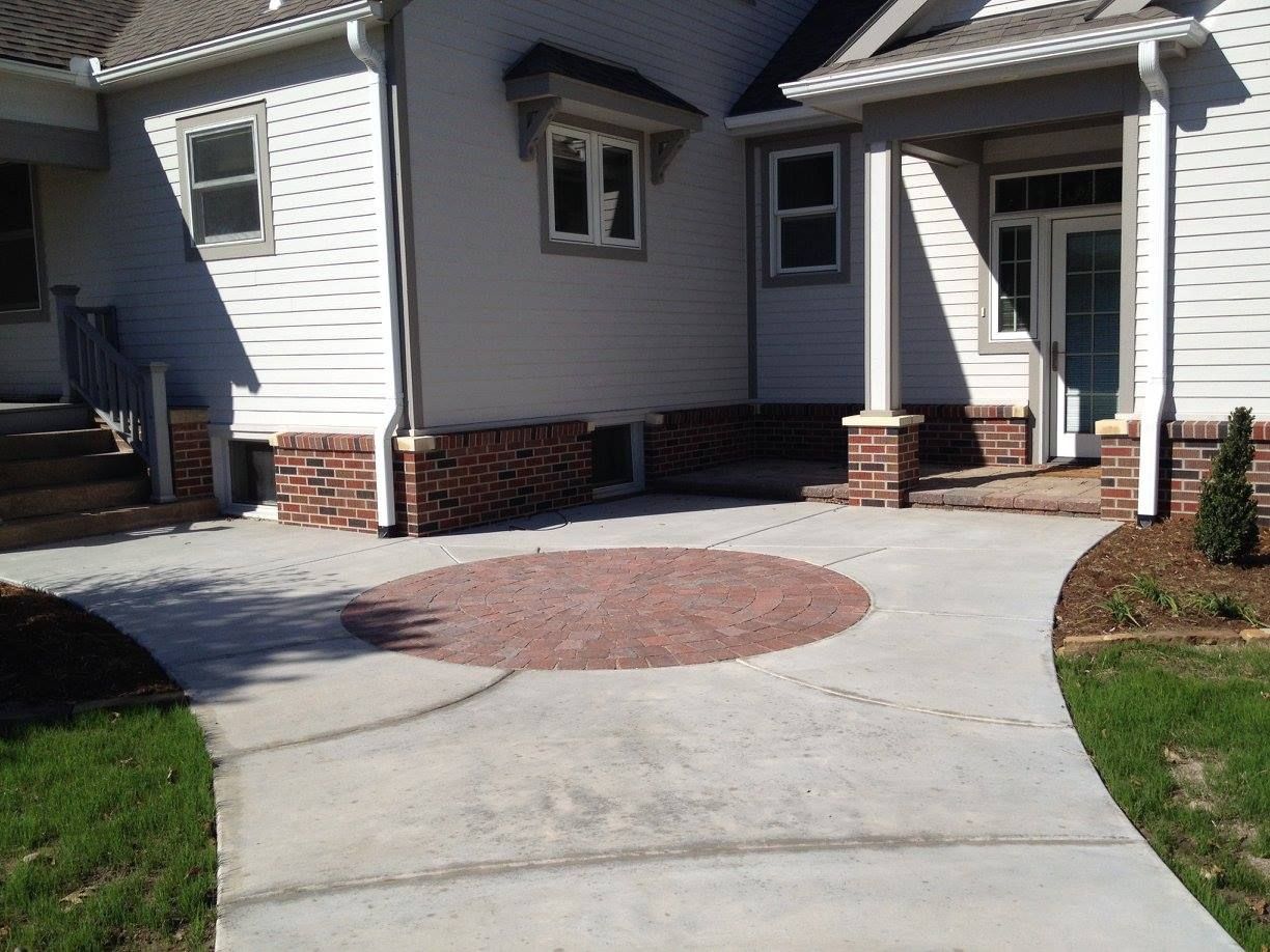 landscape design in pratt, ks with younie lawnscapes
