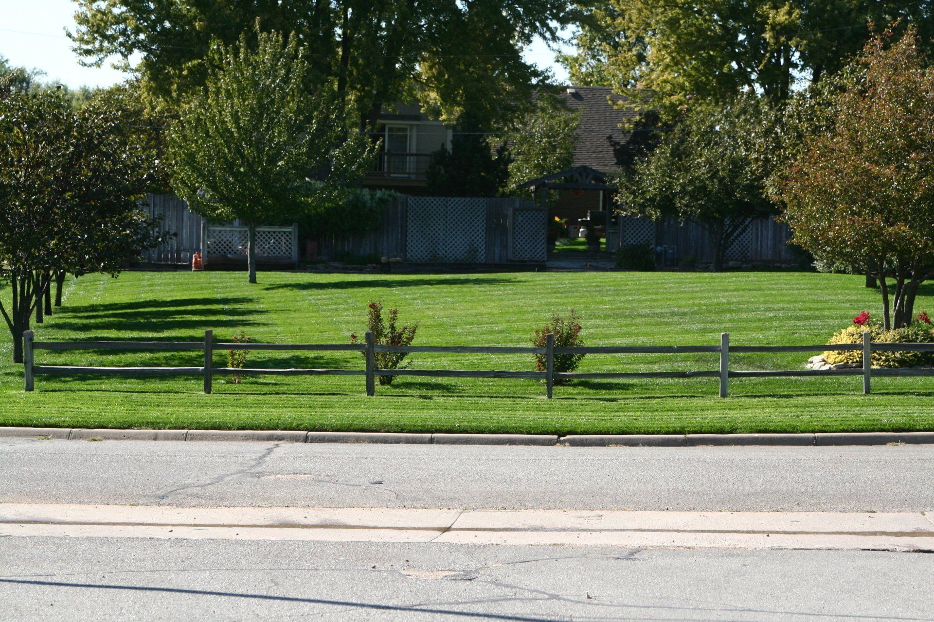 landscape design in pratt, ks with younie lawnscapes