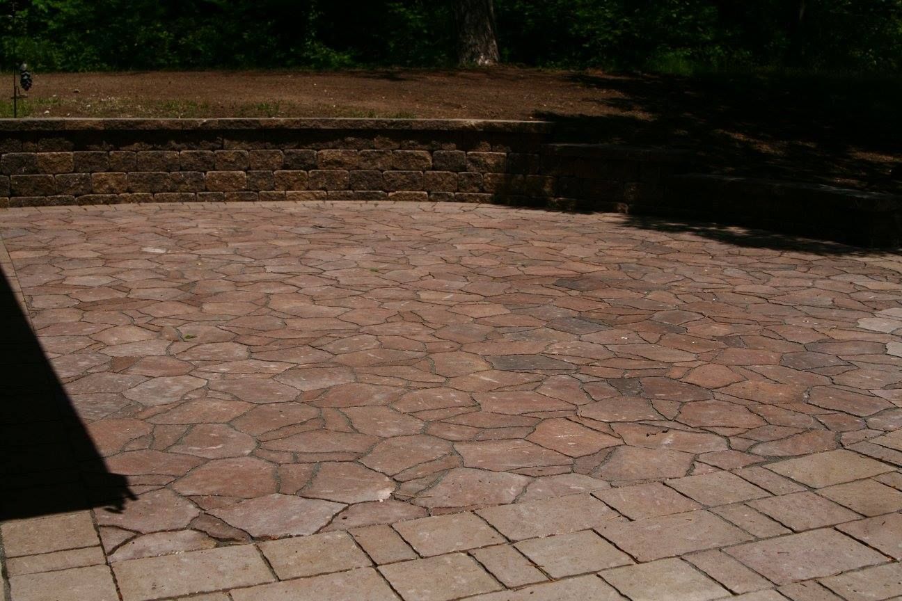 landscape design in pratt, ks with younie lawnscapes