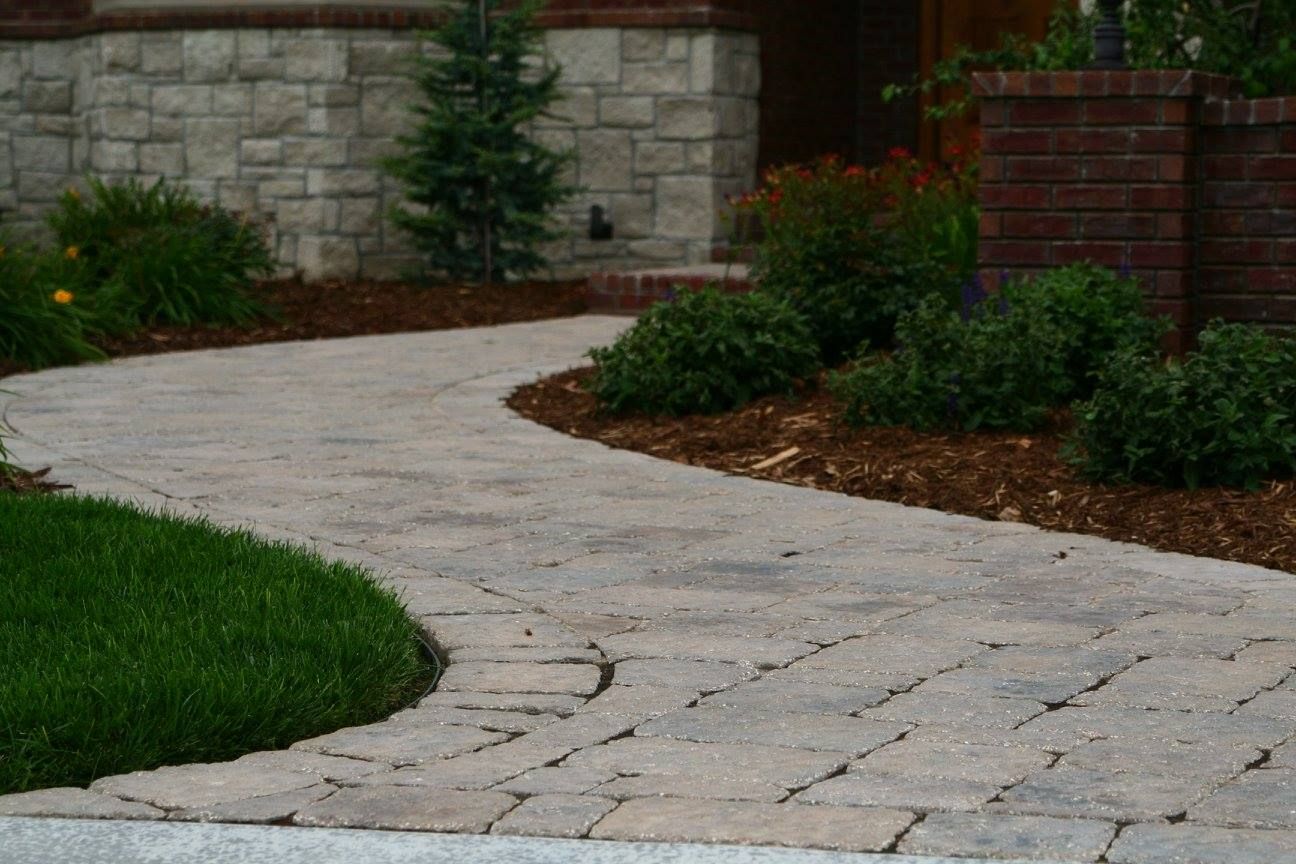 landscape design in pratt, ks with younie lawnscapes