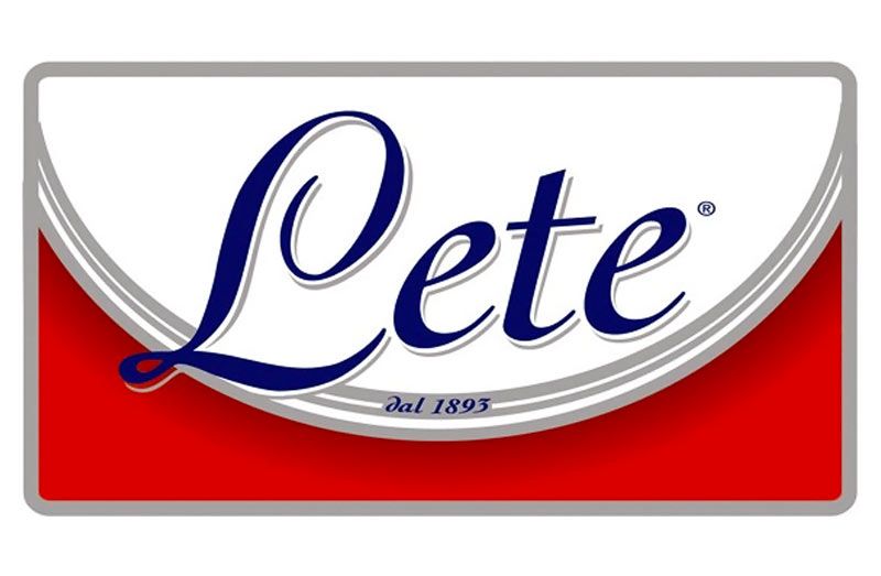 Logo dell'acqua minerale Lete: sfondo bianco e rosso con la scritta corsiva blu 