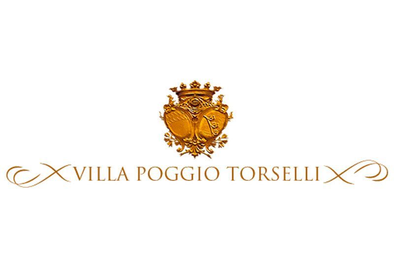 Logo di Villa Poggio Torselli, caratterizzato da uno stemma dorato e da un testo su sfondo bianco.