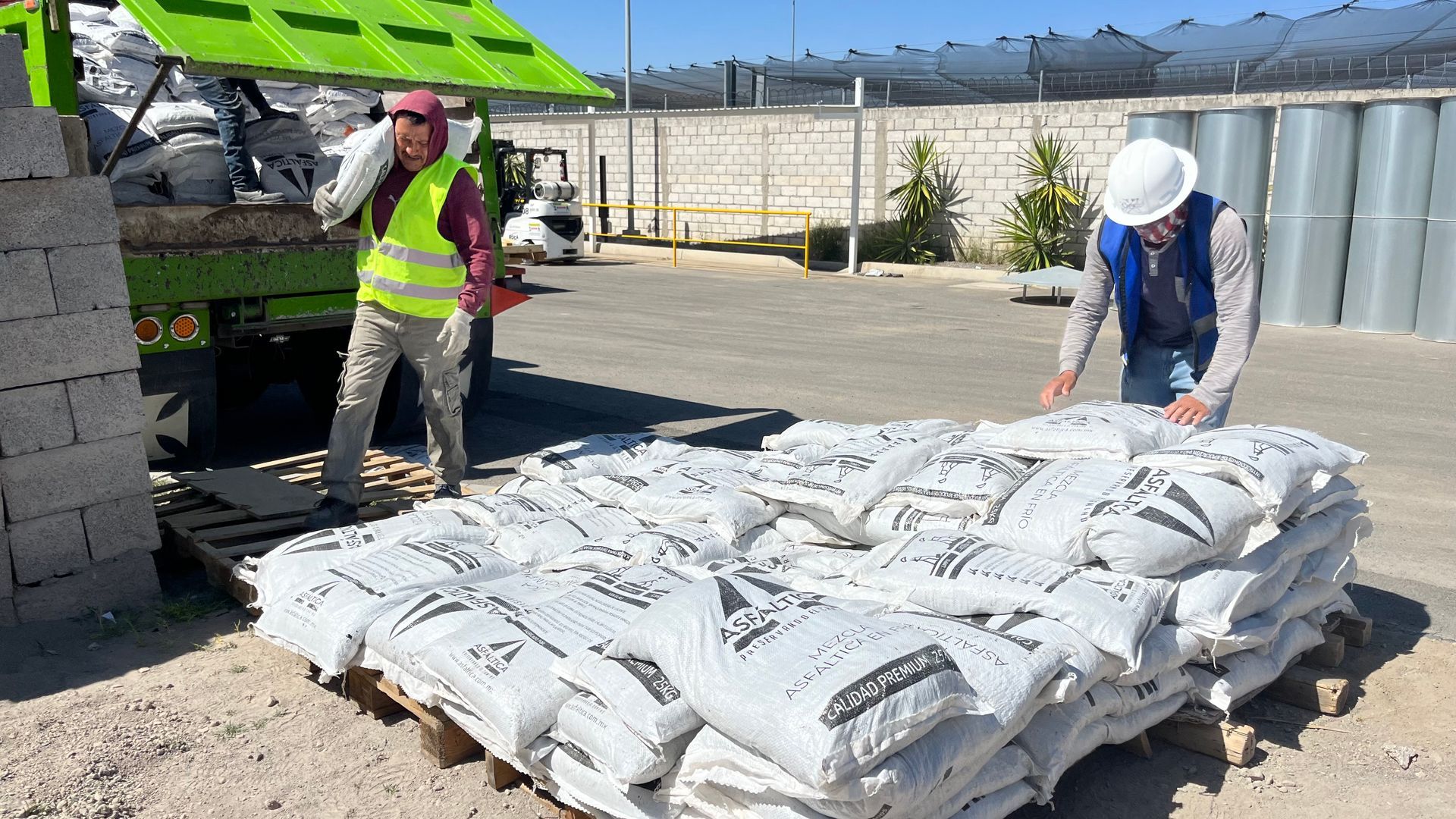 ASFÁLTICA - COLOCACION DE ASFALTO