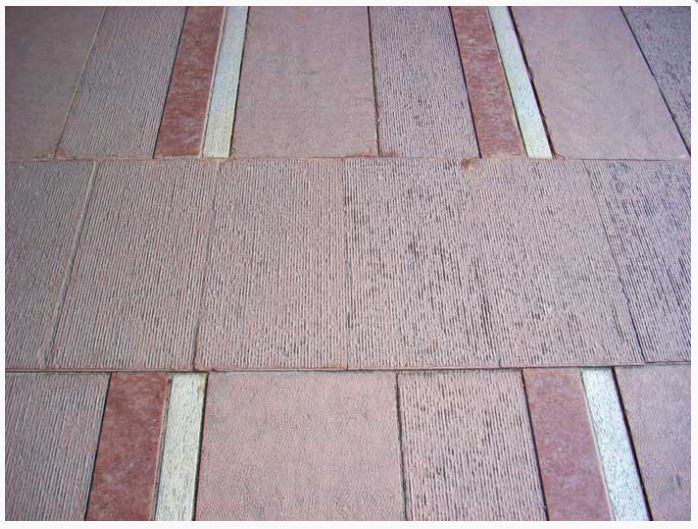 Pavimentazione in pietra Rosso Secca