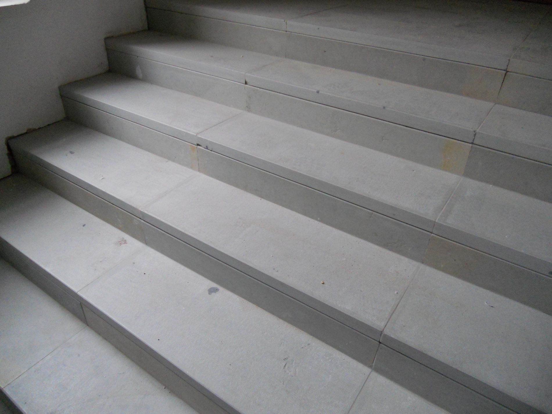 Scala interna in pietra di Cugnan