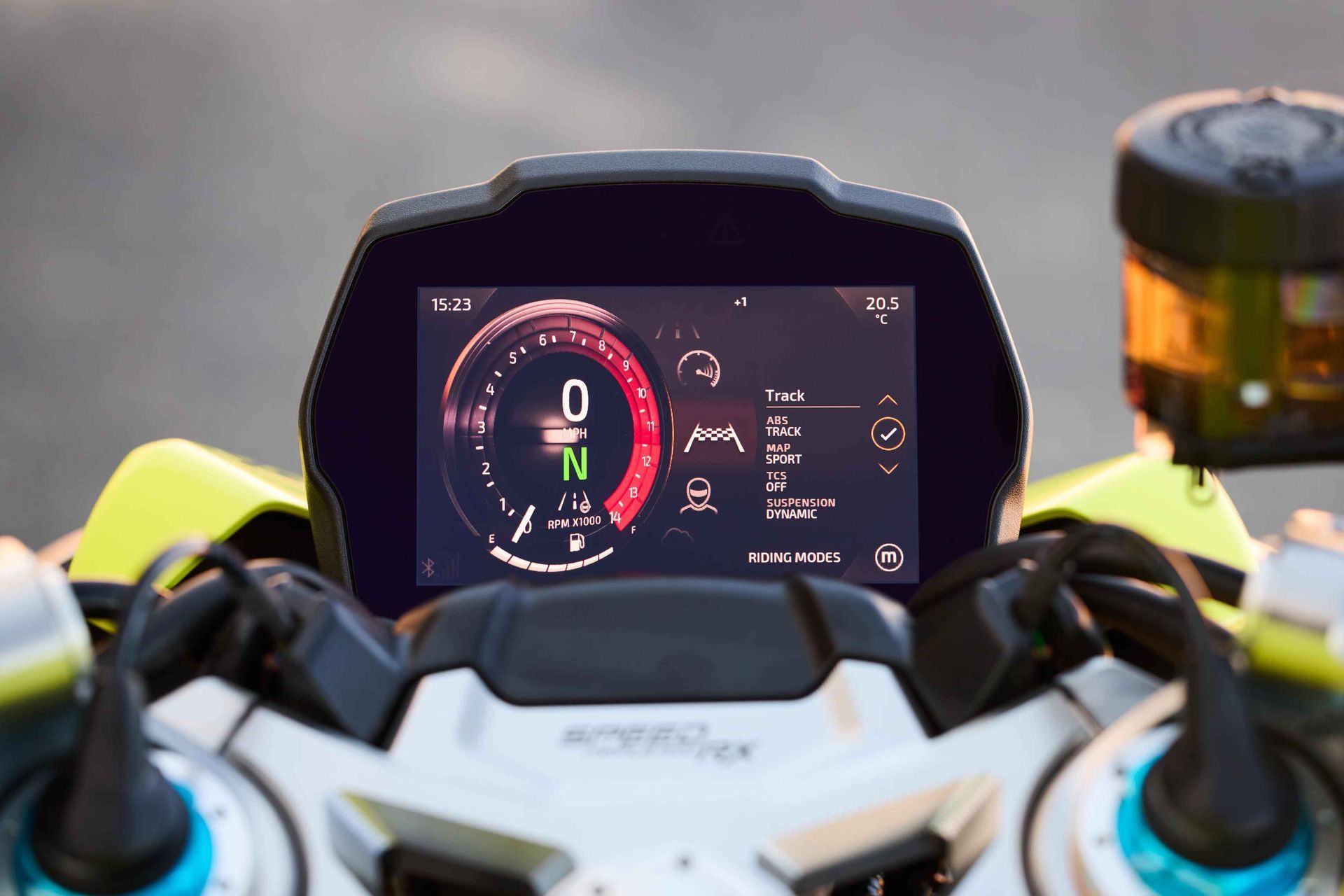 OE_SpeedTriple1200RX_MY25_08370_JP.jpg