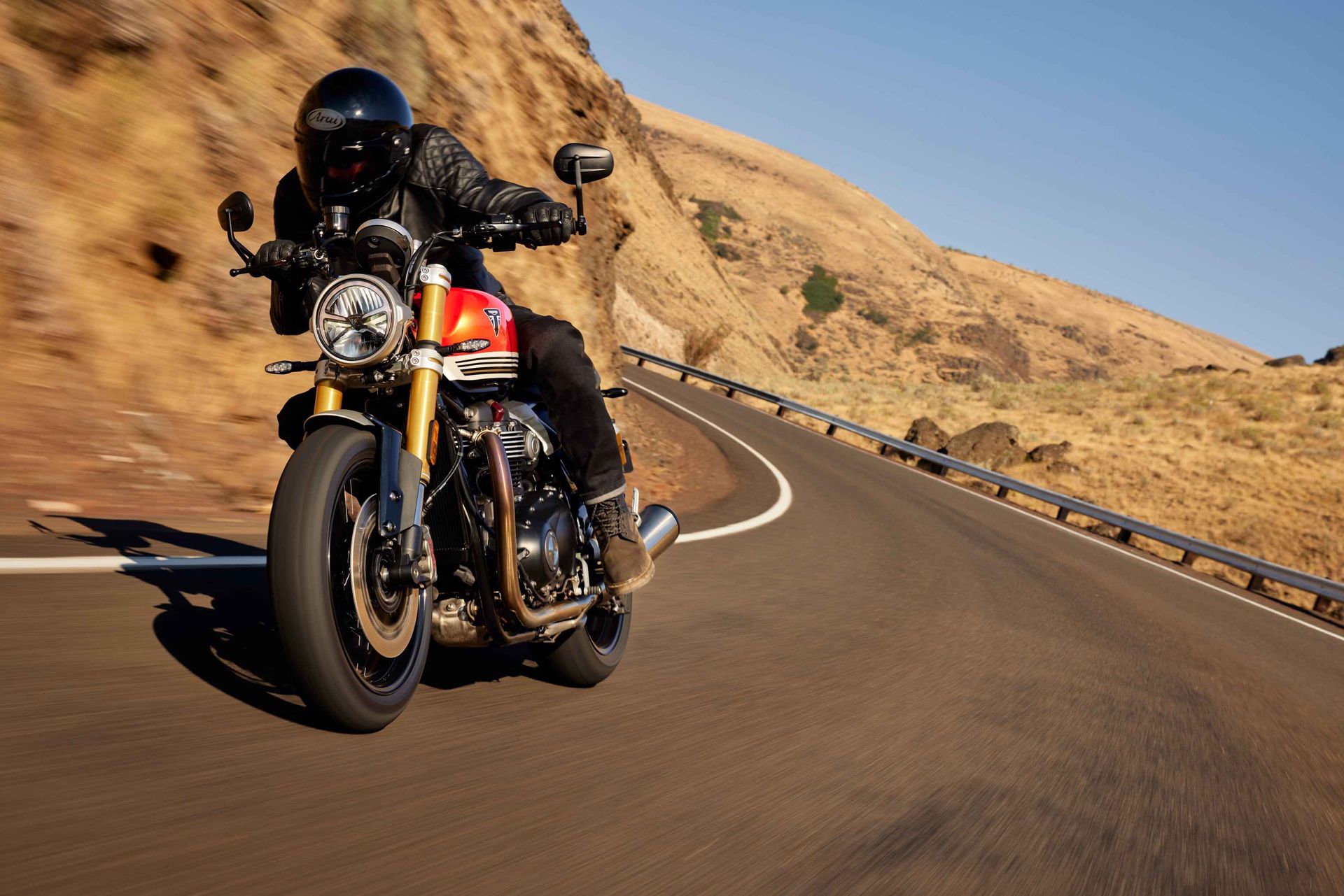 OE_SpeedTwin1200RS_MY25_012548_JP.jpg