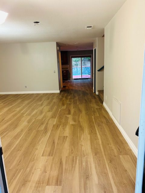 We specialize in efficient floor installations and repairs in San Marcos.