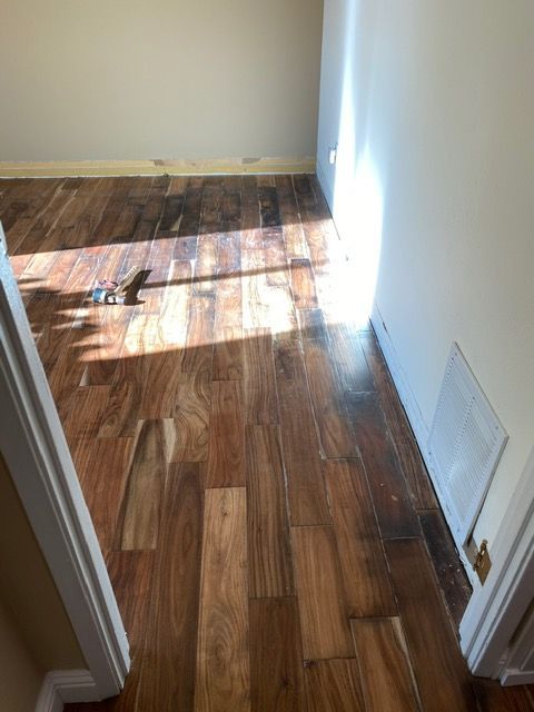 Expert floor installers available in Del Mar