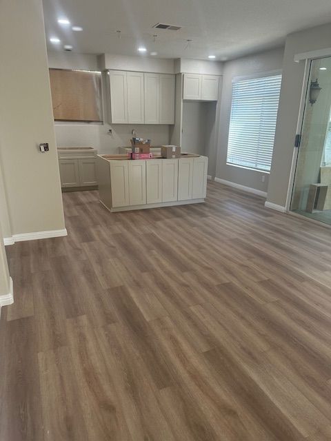 Expert floor services for residential and commercial properties in El Cajon.