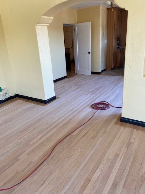 Hardwood floor refinishing services in Escondido