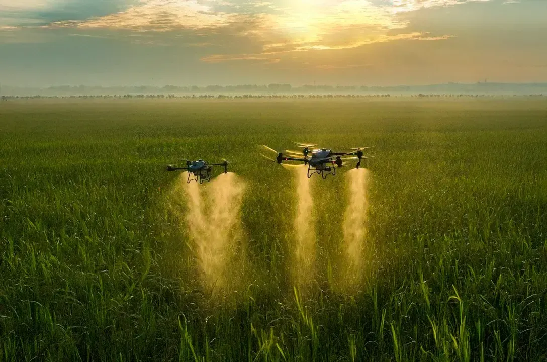 Integração de drones, sensores e IA está redefinindo os limites da produtividade e sustentabilidade.