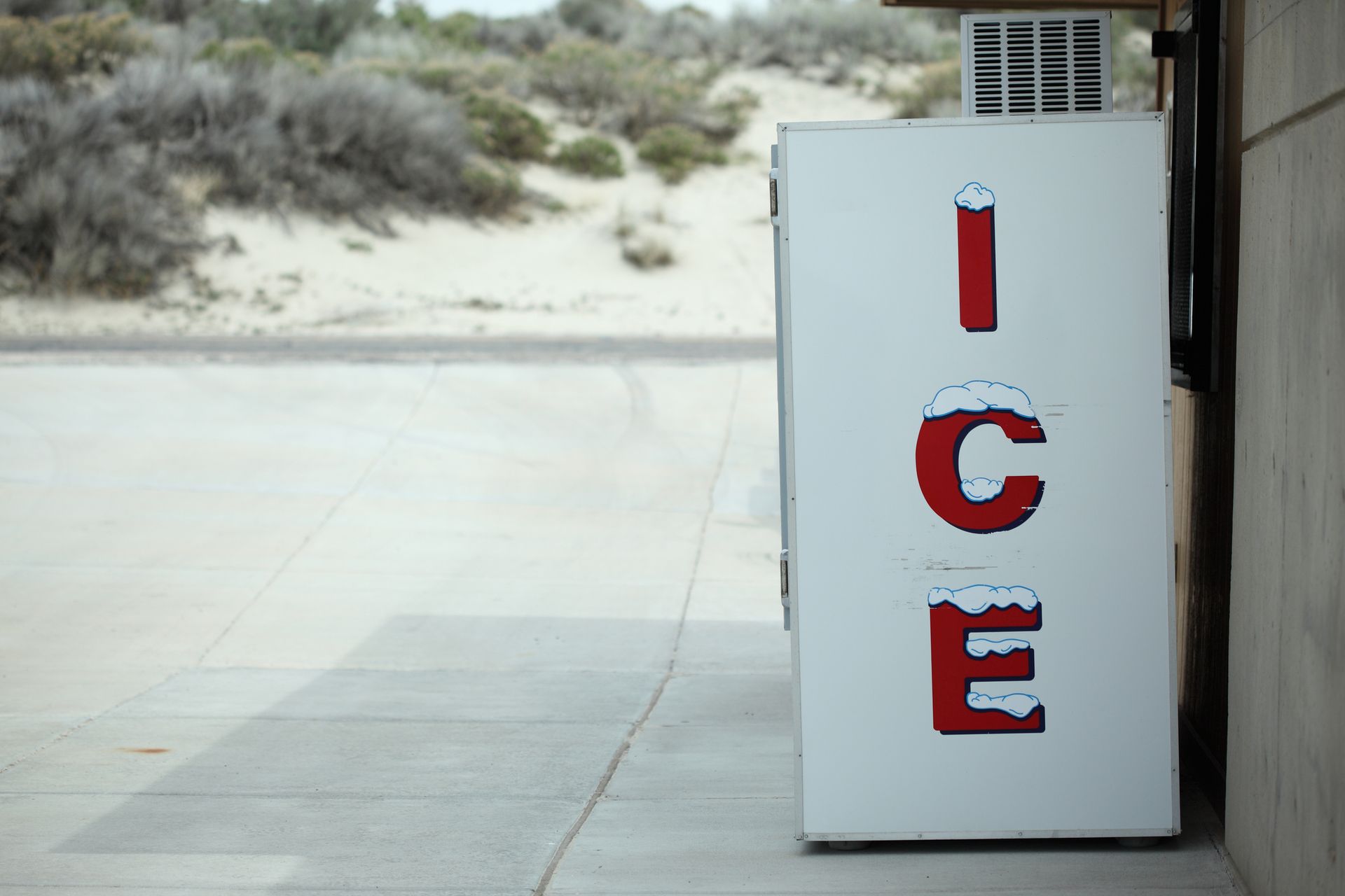 Ice machine at a beachside restaurant, showing the need for fast ice machine repair & cold drinks. Ice machine at a beachside restaurant, showing the need for fast ice machine repair & cold drinks.