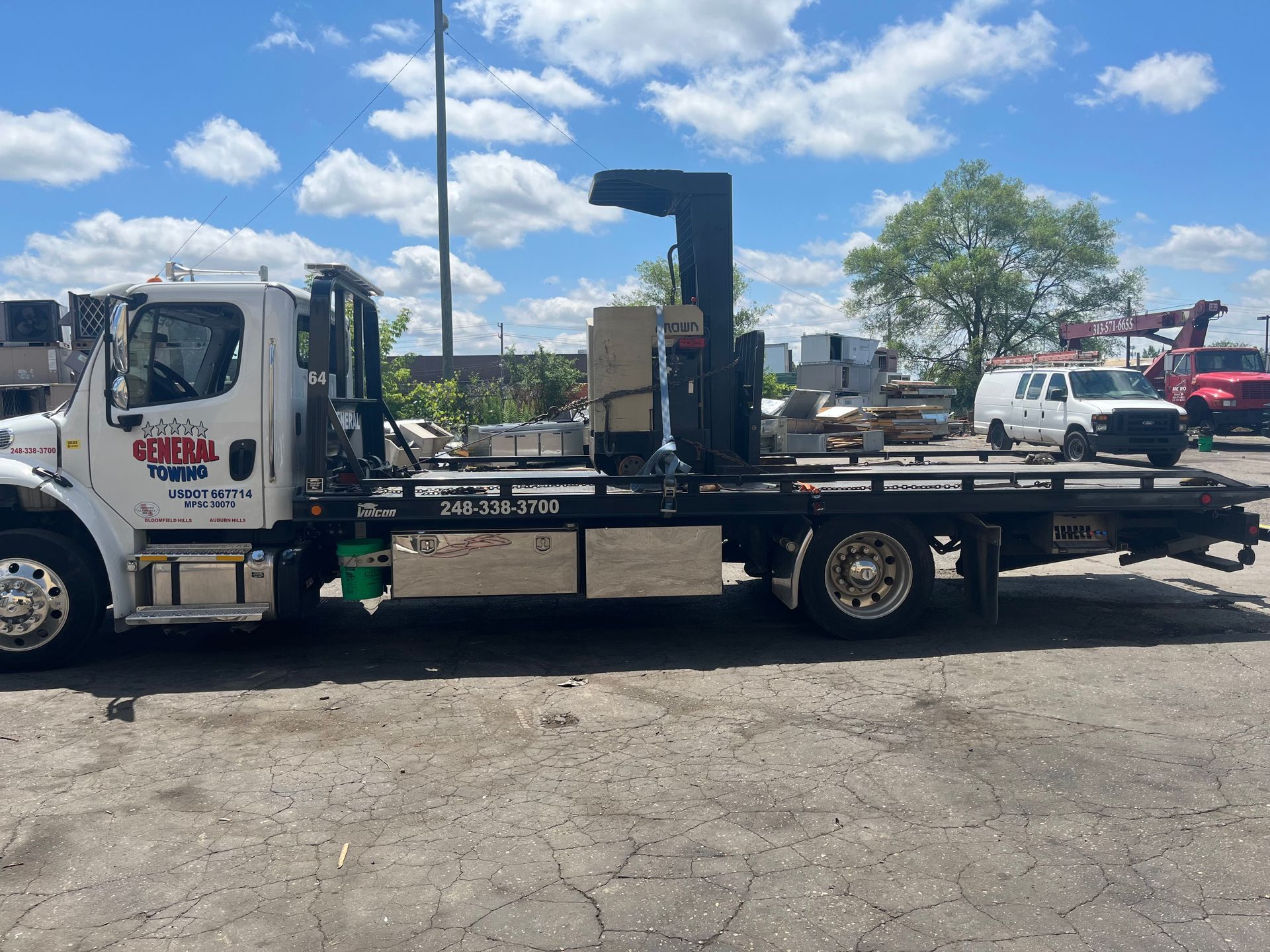 Towing Truck — Auburn Hills, MI — General Towing Auburn Hills