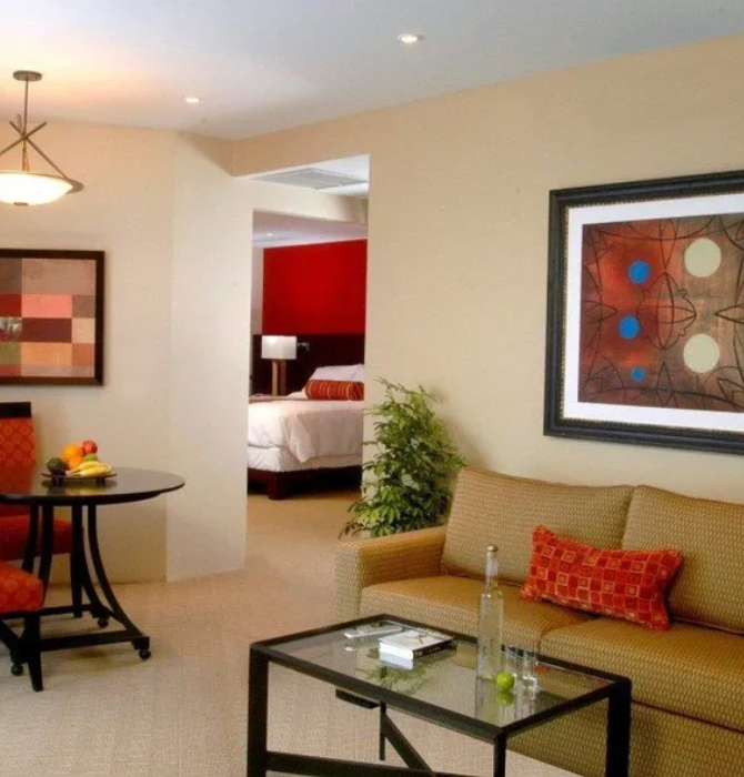 A suite at the former Embassy Suites in Mexico City.