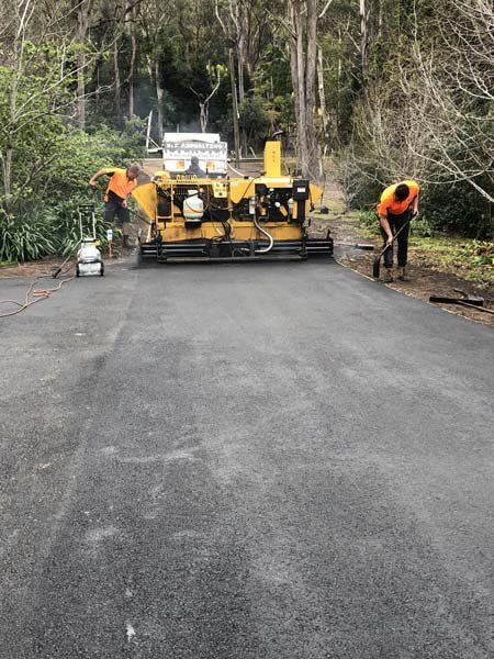 smoothing asphalt