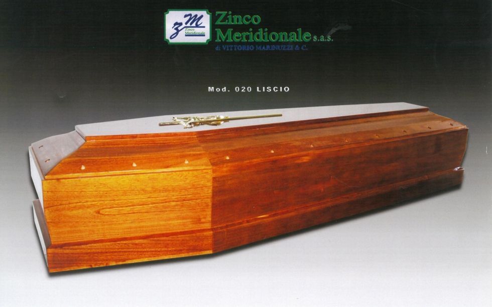 Bara di legno con croce dorata sulla sommità, su sfondo sfumato scuro.