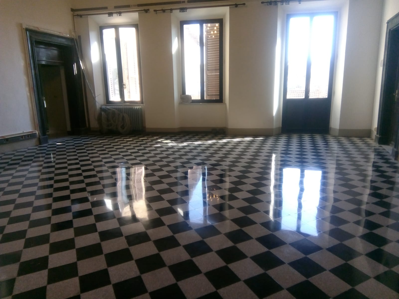 restauro pavimenti in marmo interni