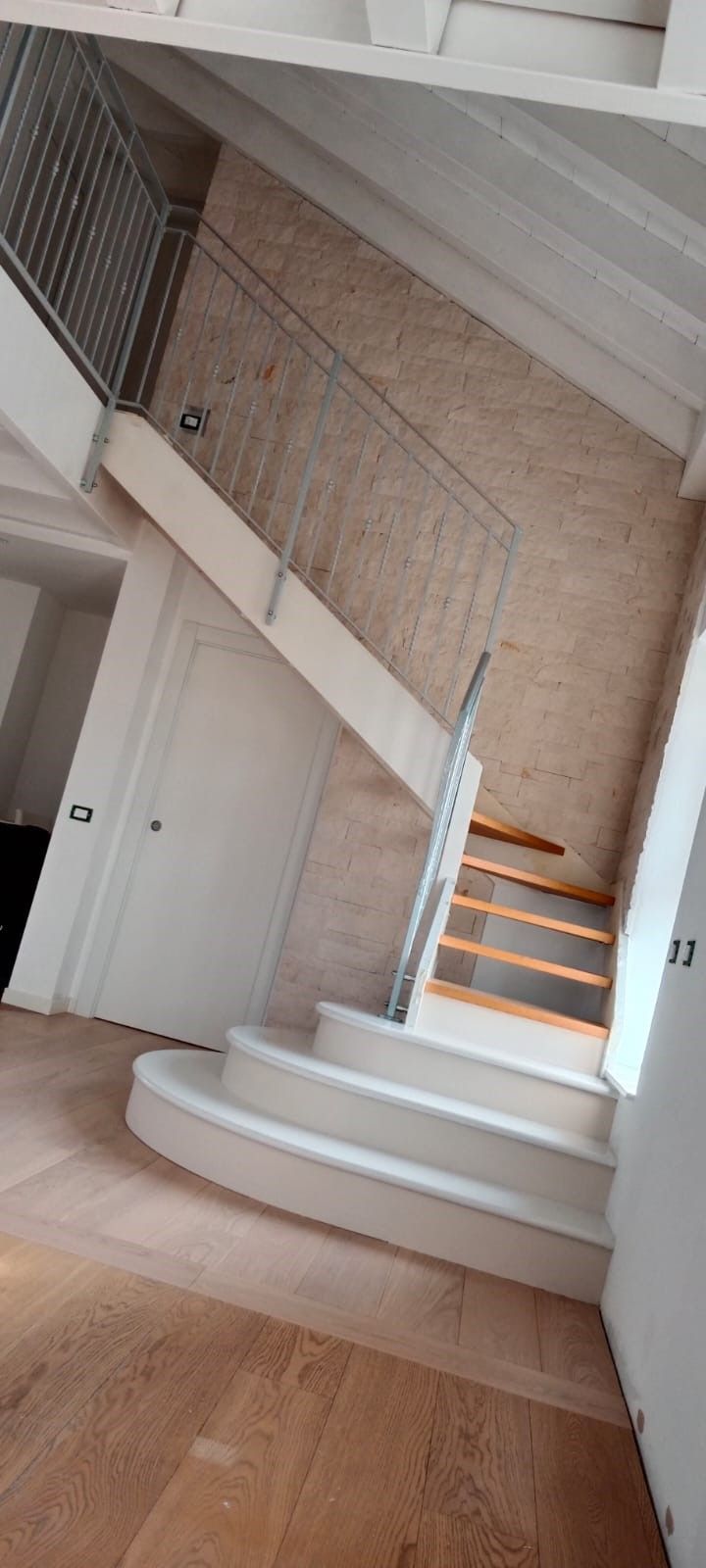 scala con gradini in legno