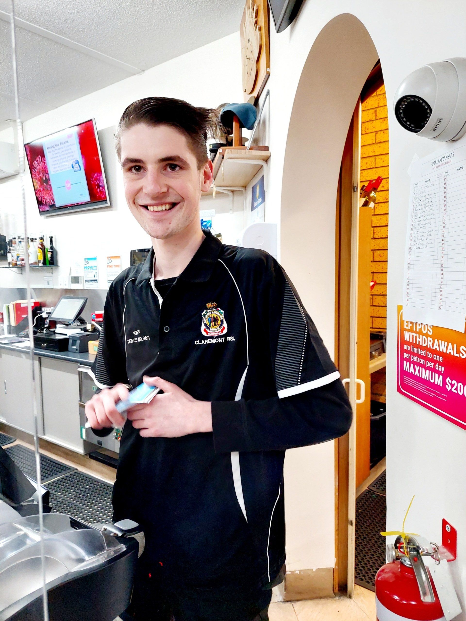 Servers Solo On Remembrance Day 2021 - Claremont, TAS - Claremont RSL