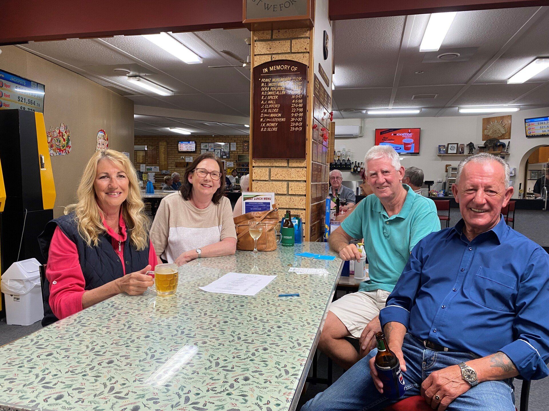 Well Dressed Couple - Claremont, TAS - Claremont RSL
