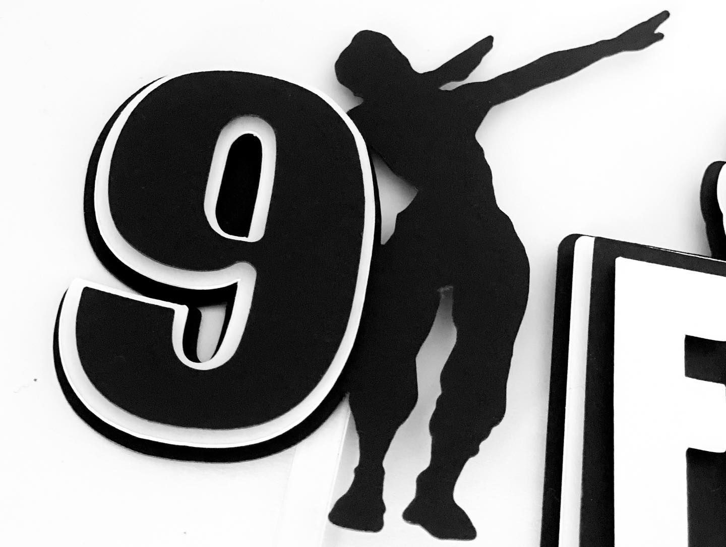 Fortnite Drop In Cake Topper