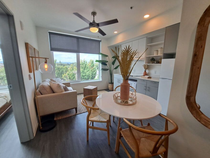 1 Bedroom photo showing kitchen