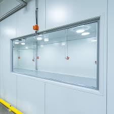 Single wide glass window
