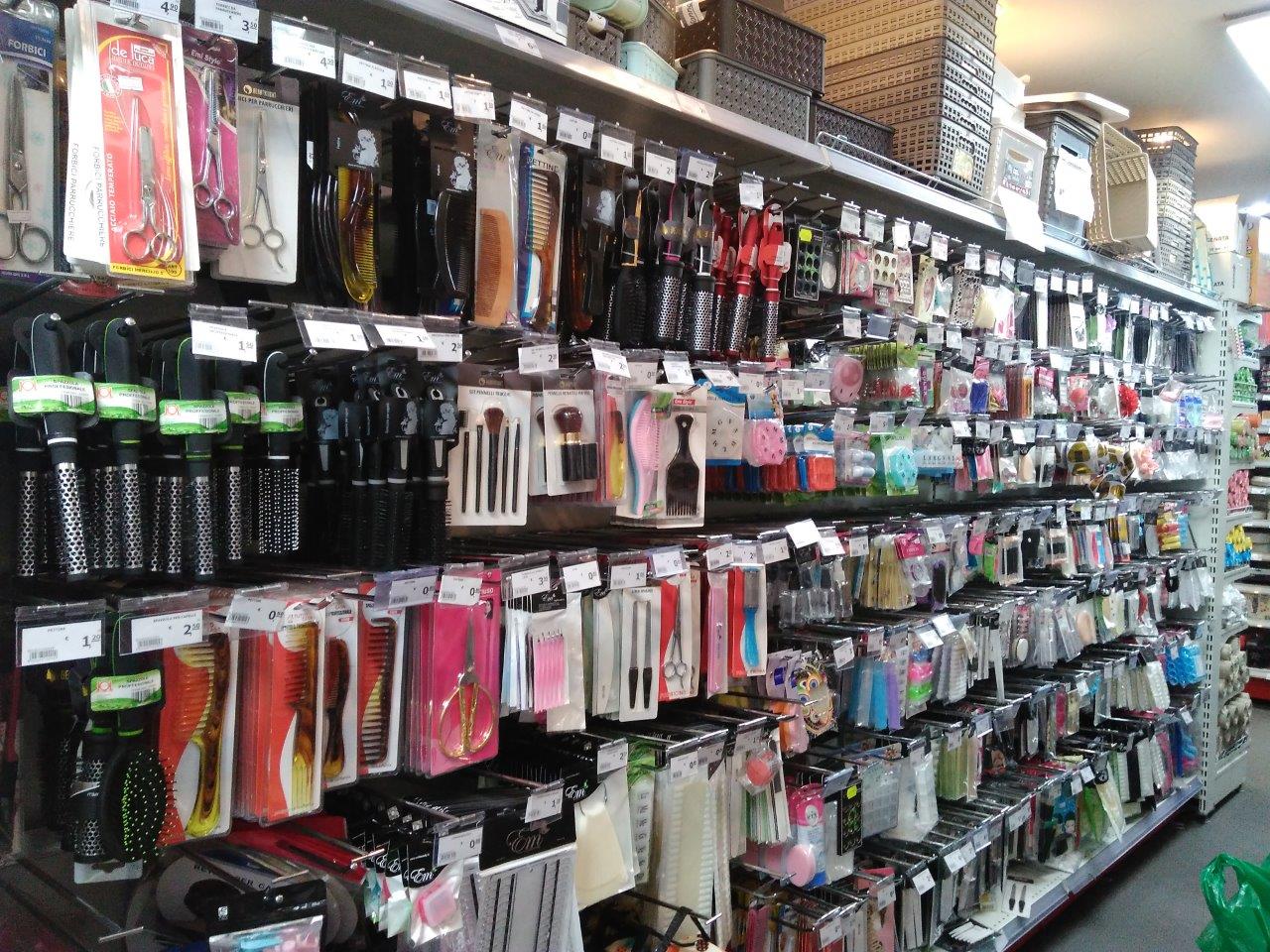 fazzoletti di carta e rotoli di carta da cucina