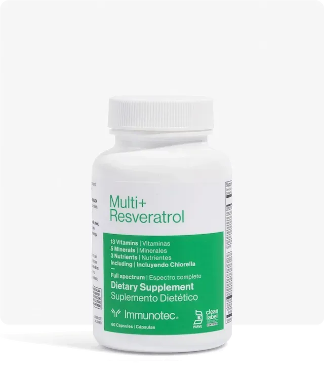 Caja de suplementos Immunotec Daily Essentials, con franjas codificadas por colores para cada tipo de suplemento.