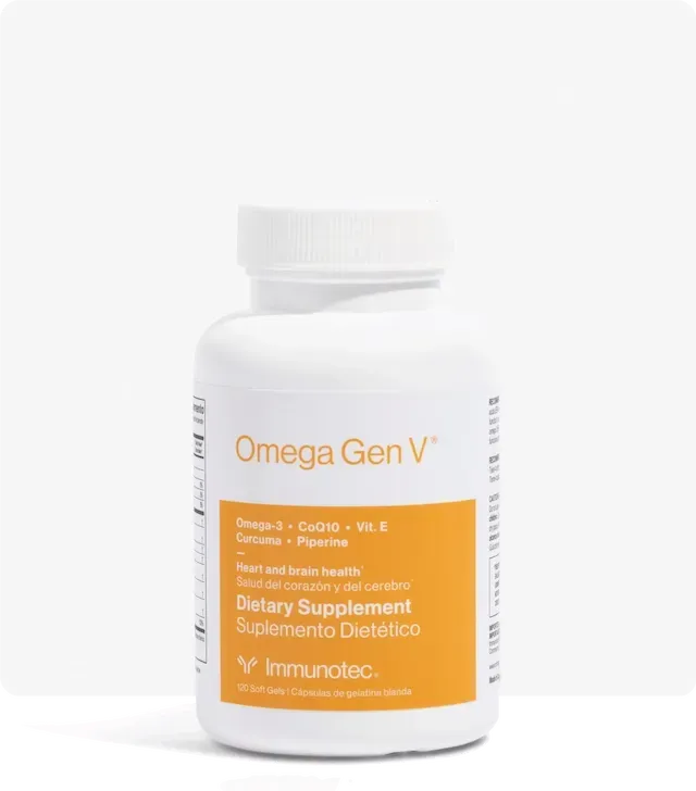 Botella blanca de suplementos Omega Gen V, etiqueta naranja, con tres cápsulas sobre un bloque blanco, fondo naranja.