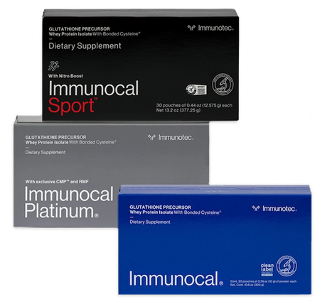Tres cajas de suplementos dietéticos Immunocal: Sport (negro), Platinum (gris) y simple (azul).