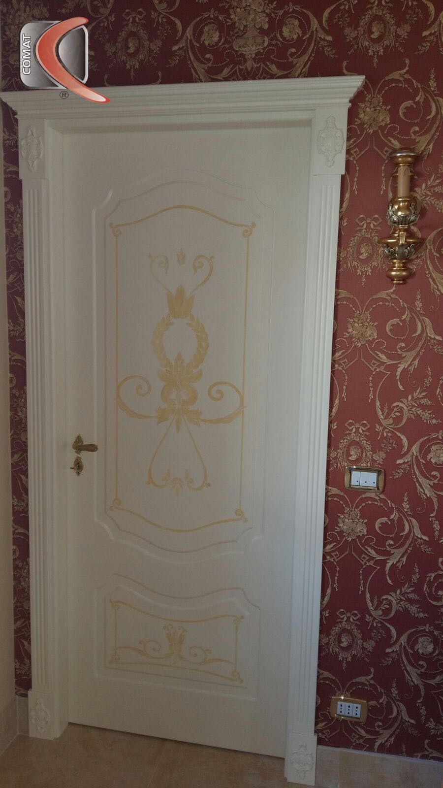 porta singola bianca con intarsi