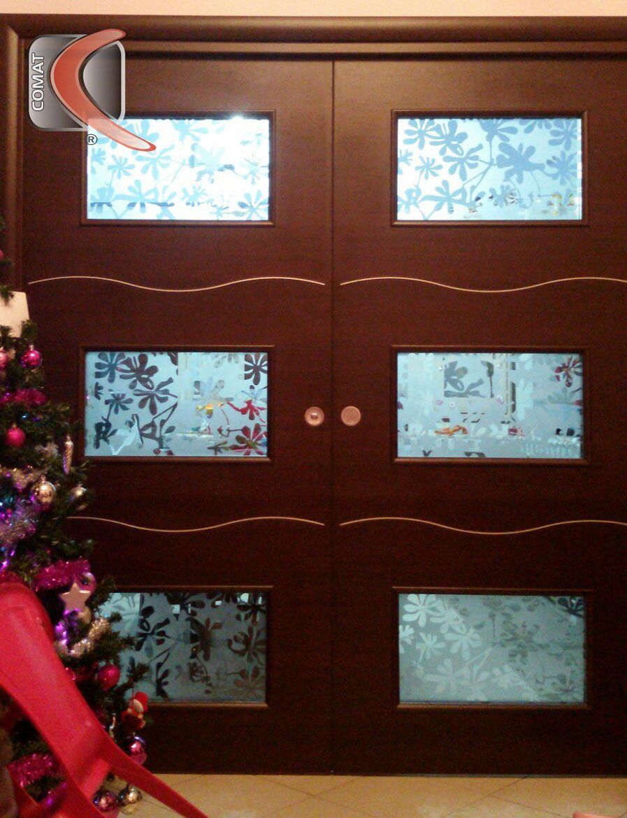 porta doppia in legno scuro