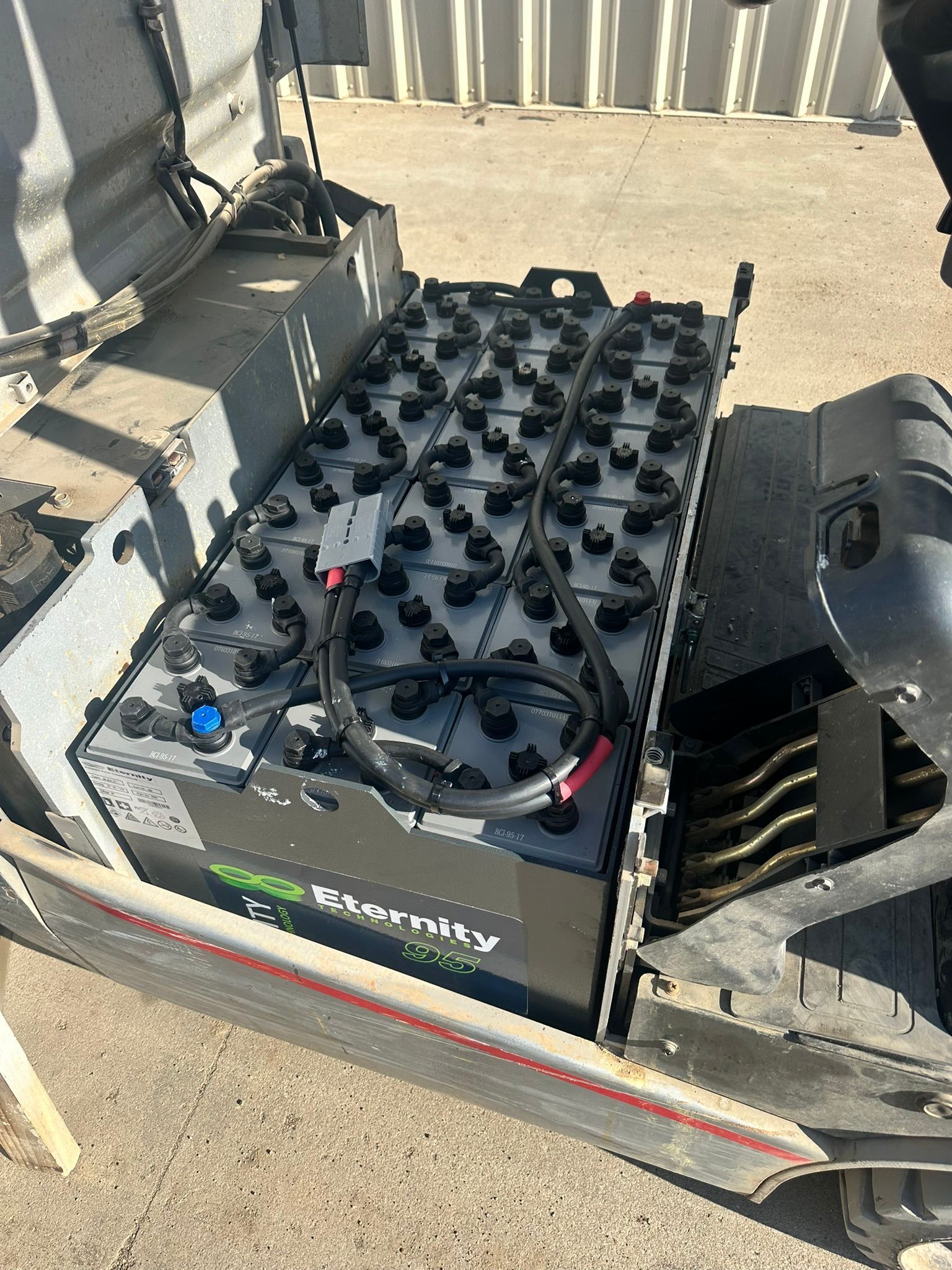 Battery pack in an electric vehicle, labeled 