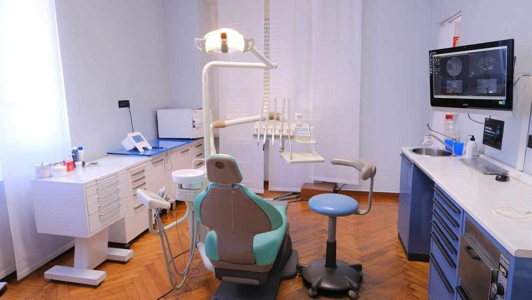 Set Di 3 Elevatori Apicali Per Chirurgia Dentale - Destro, Sinistro E Diritto