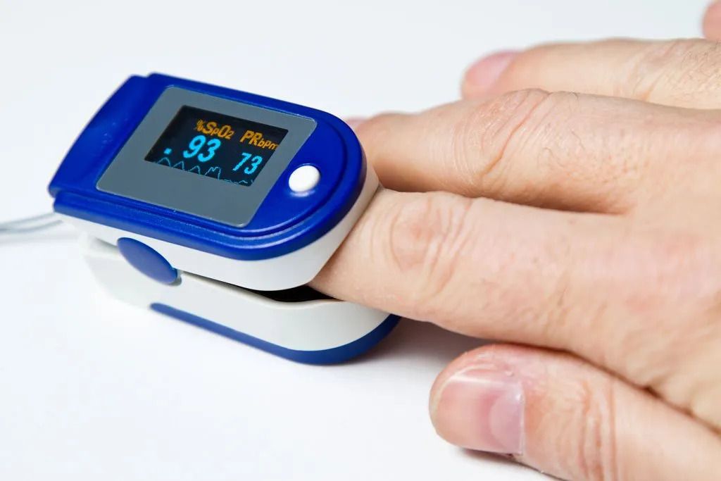 finger tip pulse oximeter