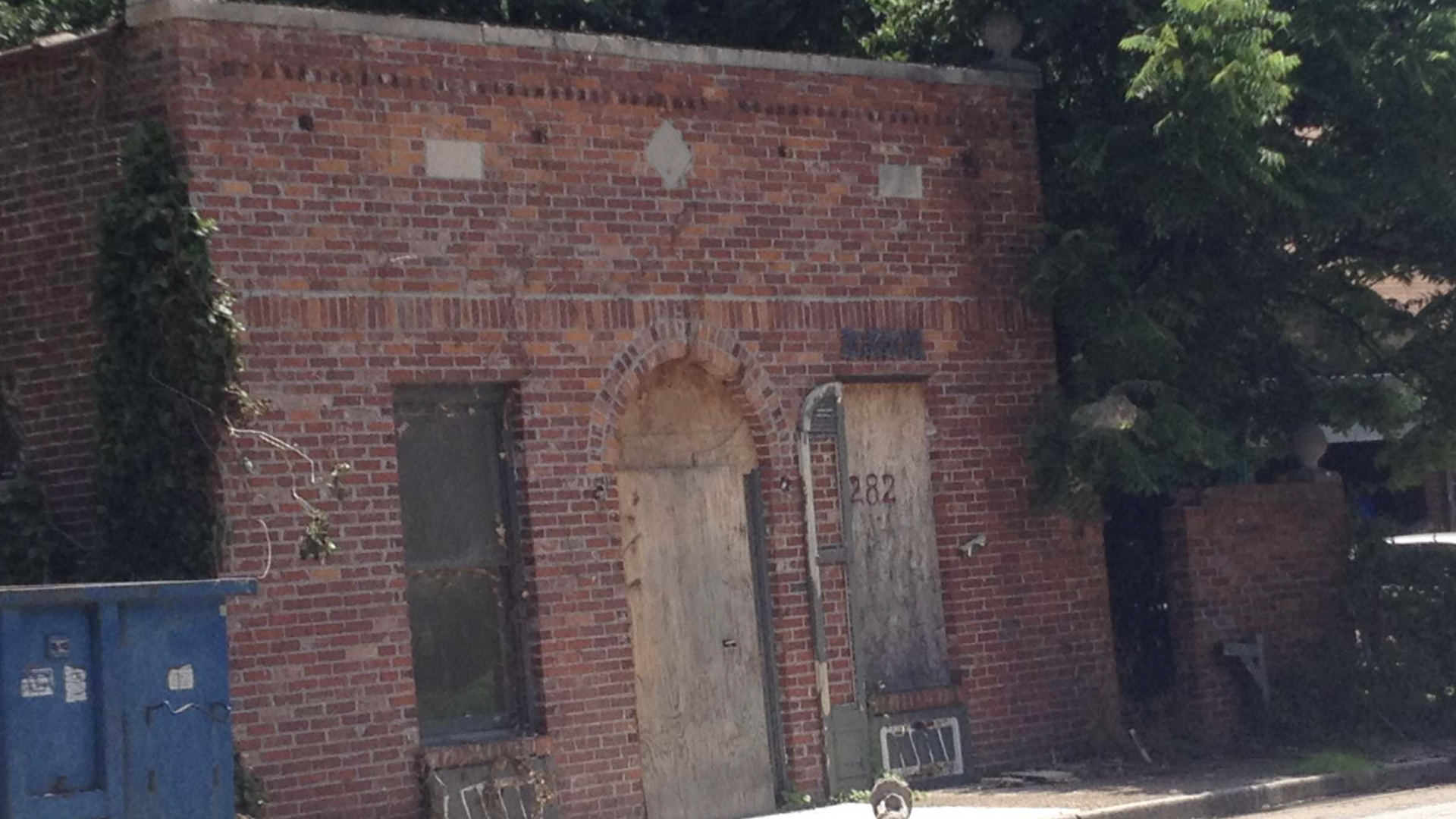 Old House Outside View — Private Investigation in Memphis, TN