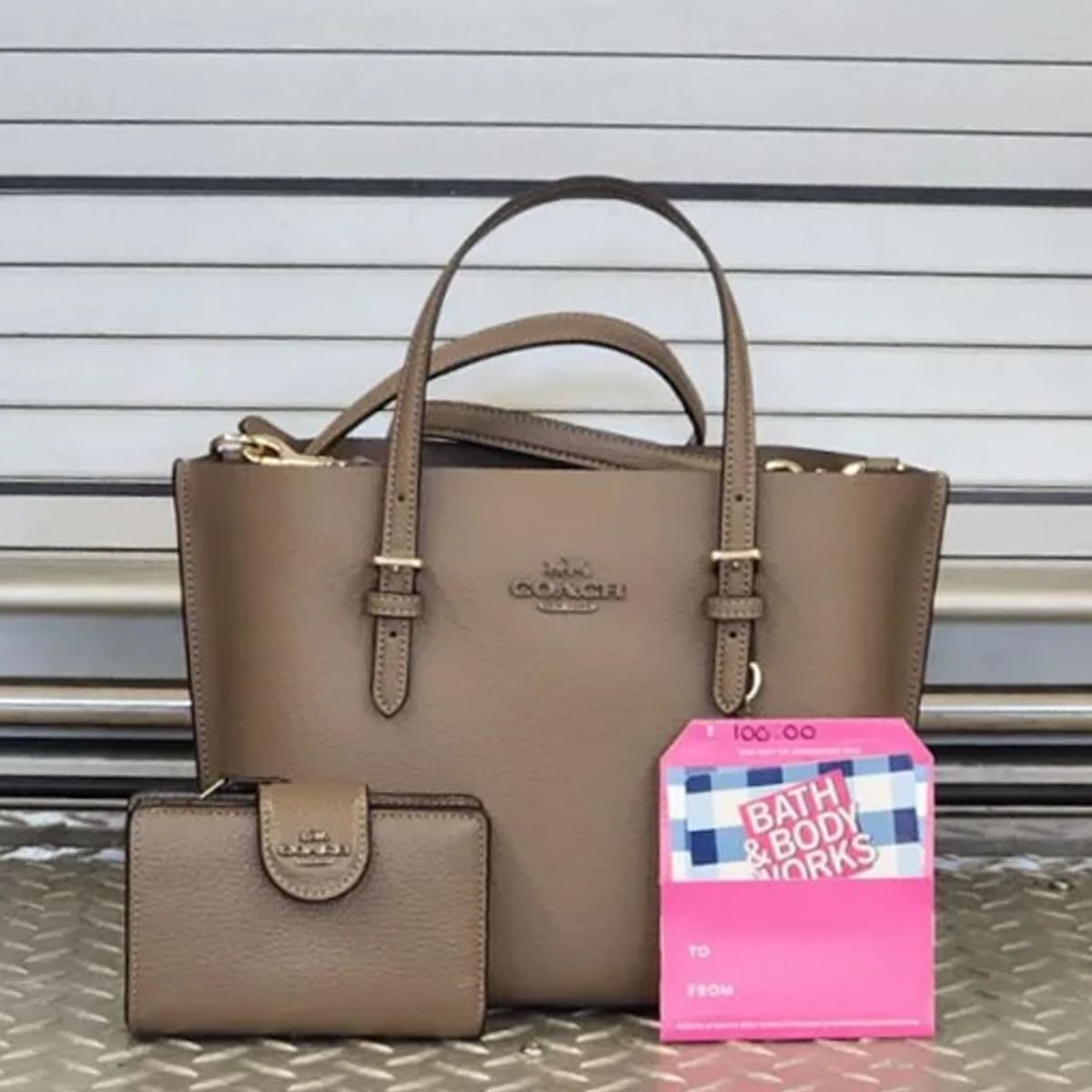 Coach purse, wallet and gift card