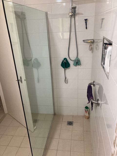 Fixed Shower Screen 12 — Patterson Glass Works in Kempsey, NSW