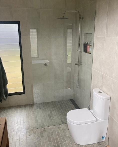 Fixed Shower Screen 3 — Patterson Glass Works in Kempsey, NSW