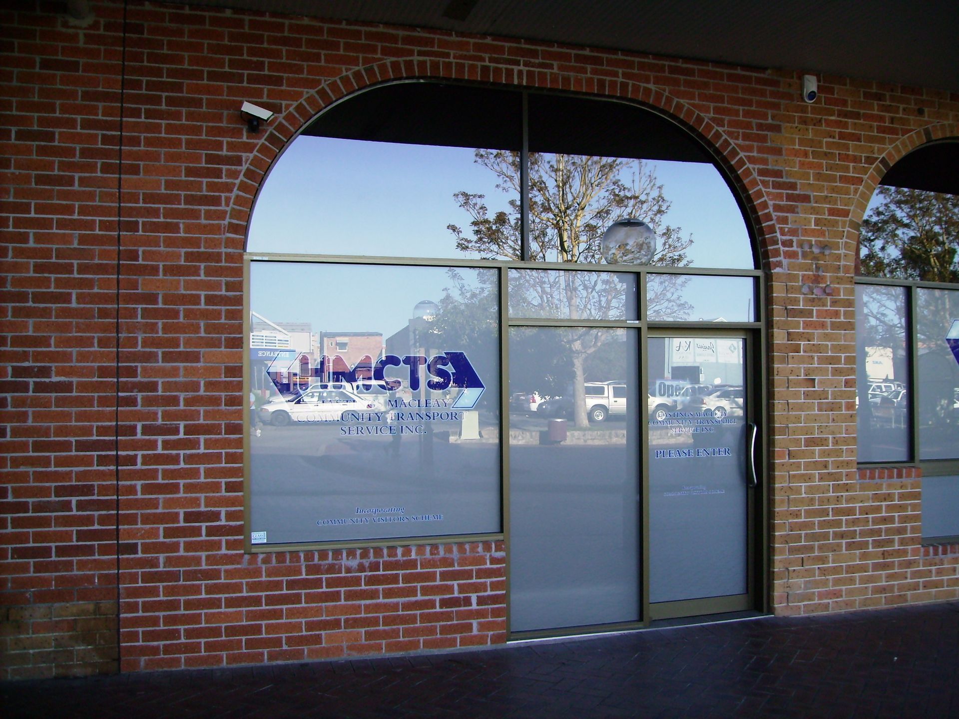 Laminated Glass for a shop front
— Patterson Glass Works in Kempsey, NSW