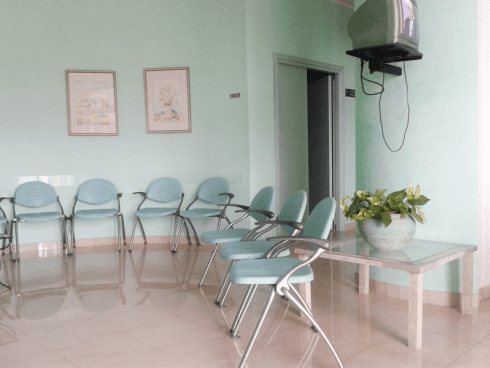 sala d'attesa del centro medico polifunzionale di Mazara del Vallo