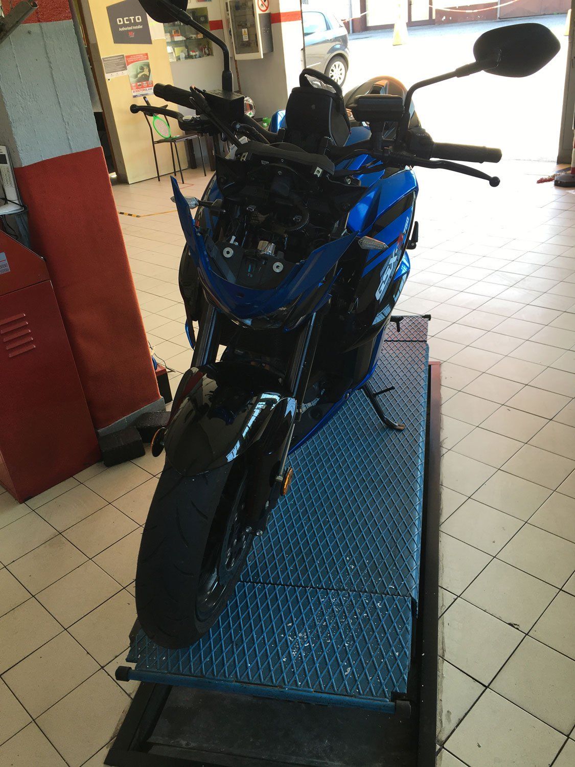 sostituzione gomme moto