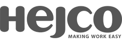 Un logo noir et blanc pour hejco faisant du travail à l'est.