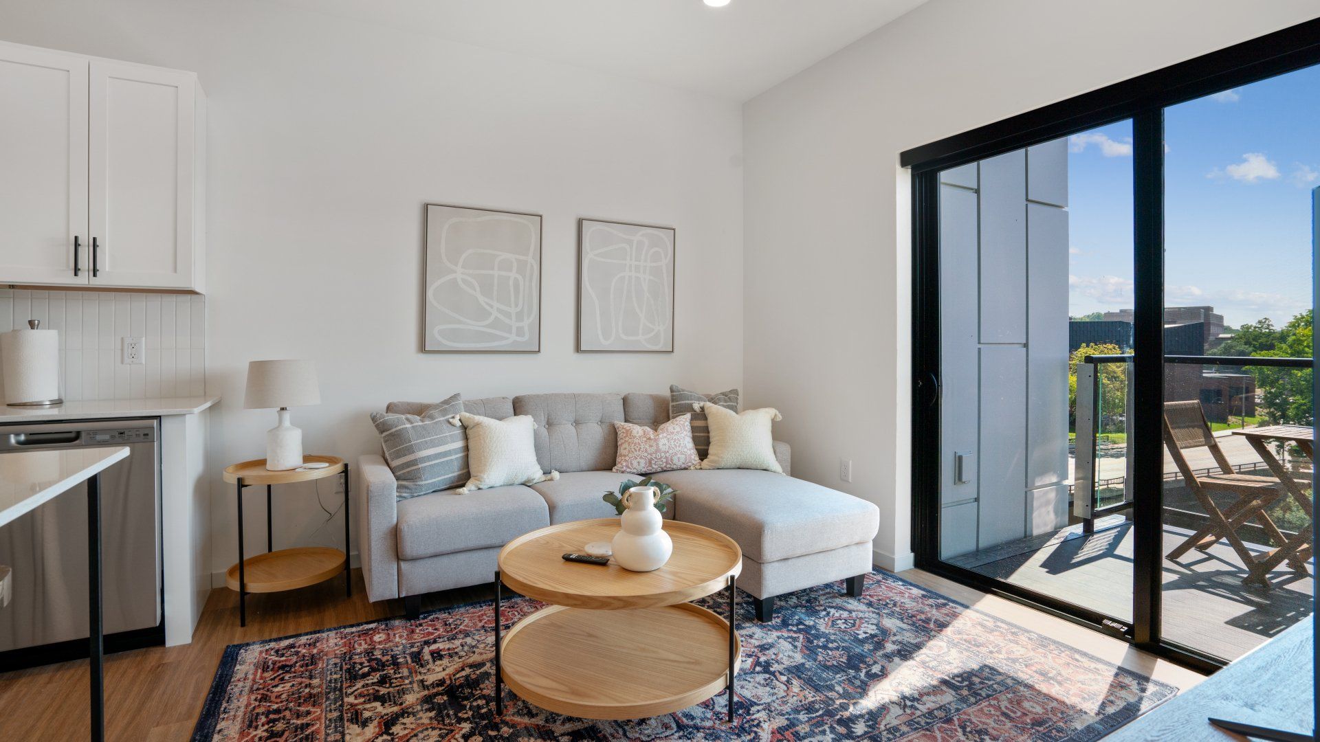 Andante living room with couch