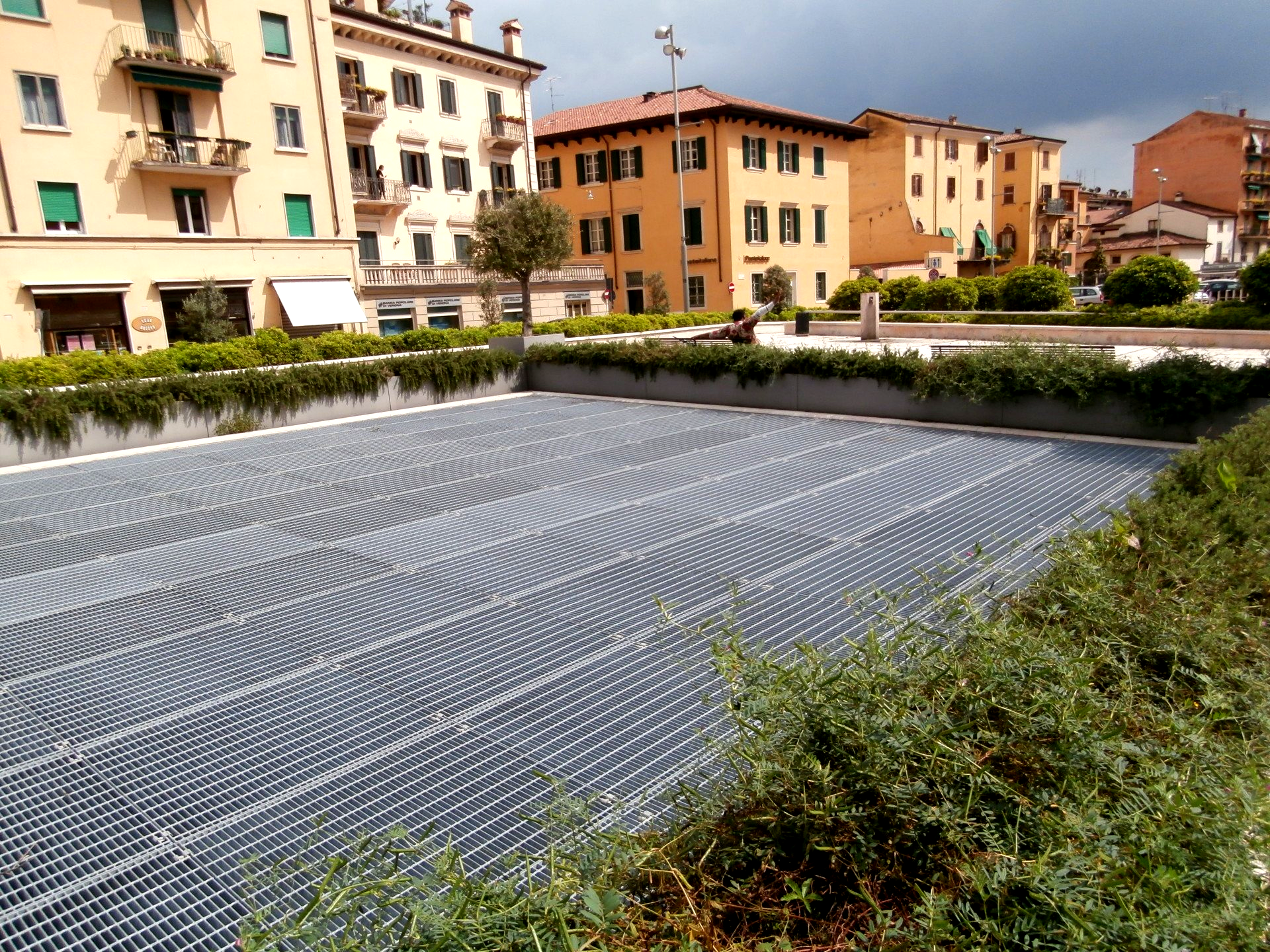 Grigliato elettroforgiato ad uso pubblico